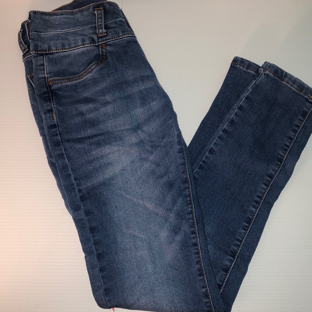 Medium wash skinny jeans